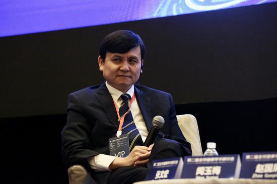 张文宏在“第二届全球健康学术研讨会”  澎湃新闻记者 张呈君 图