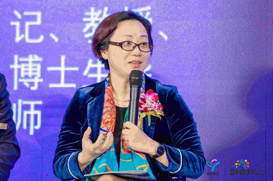 上海交通大学医学院党委书记、儿科专家江帆教授在项目启动仪式上