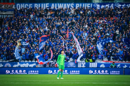 　　2026年3月7日中国足球超级联赛第1轮，上海申花主场对阵大连英博，此役吸引4万多名球迷入场观赛。海沙尔 摄