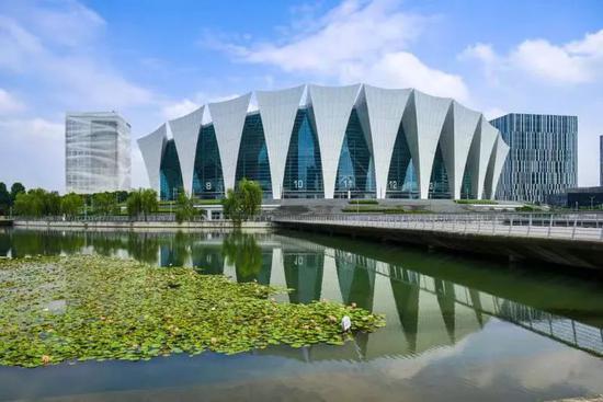 东方体育中心将成体育娱乐综合体 引进重要电竞赛事