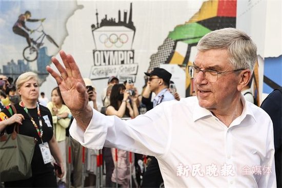 图说:巴赫现身奥运会资格系列赛·上海