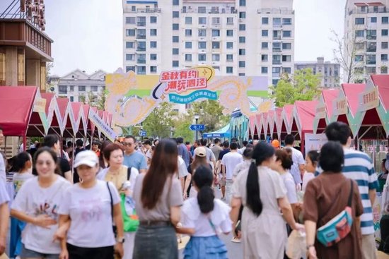 摄于2024千年古镇(松江·泗泾)龙舟邀请赛非遗市集