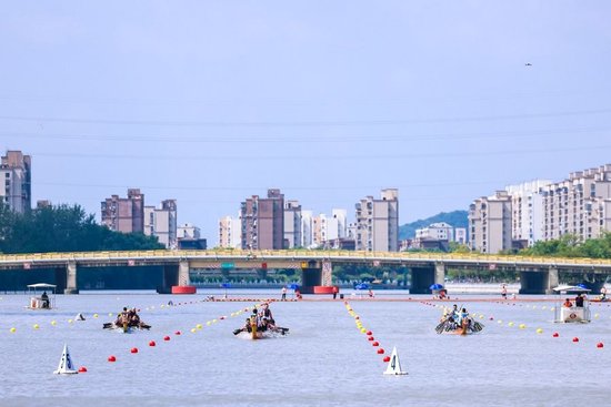 摄于2023年首届千年古镇(松江·泗泾)龙舟邀请赛