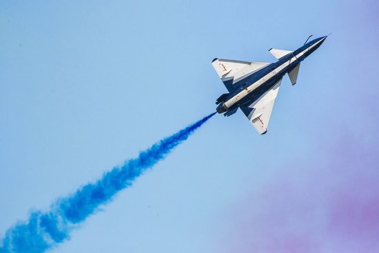 八一飞行表演队在俄罗斯国际军事技术论坛精彩亮相