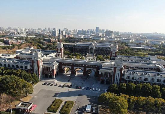 图说:松江大学城华东政法大学。 徐程 摄(下同)