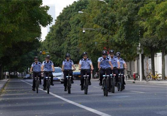 2019上马开跑 黄浦特警骑行队骑炫酷小单车分段护赛