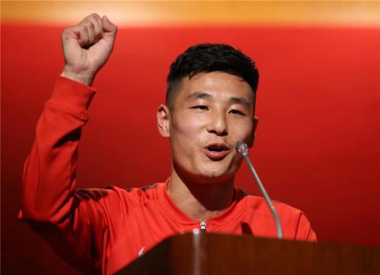 图说:庆功总结大会上,武磊作为球员代表做了发言。