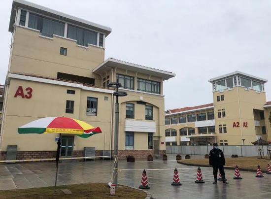 上海市公共卫生临床中心。 澎湃新闻记者 忻勤 图