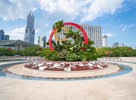 图说:人民广场立体花坛 来源/采访对象供图(下同)