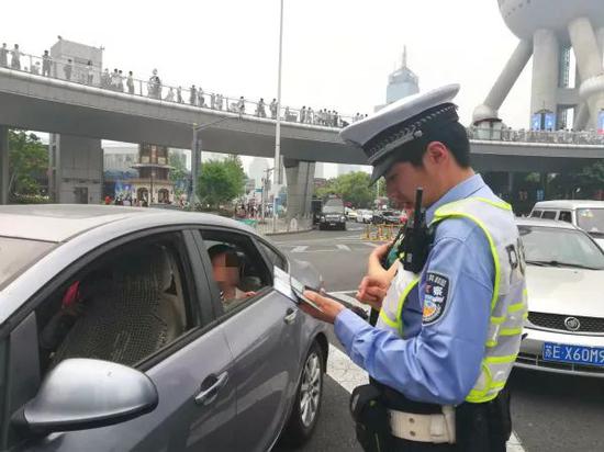 图片来源：浦东交警