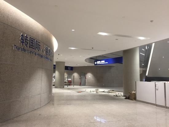 ▲中转大厅内转国际、港澳台通道