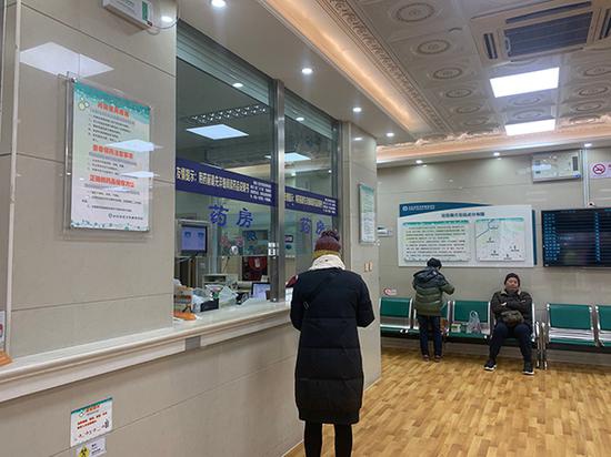 长白社区卫生服务中心,目前开设了午间延时和双休日两个半天门诊。本文图片均为澎湃新闻记者 陈斯斯 图