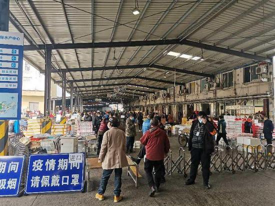 图说:上海东方国际水产中心的人气已经复苏 采访对象供图(下同)