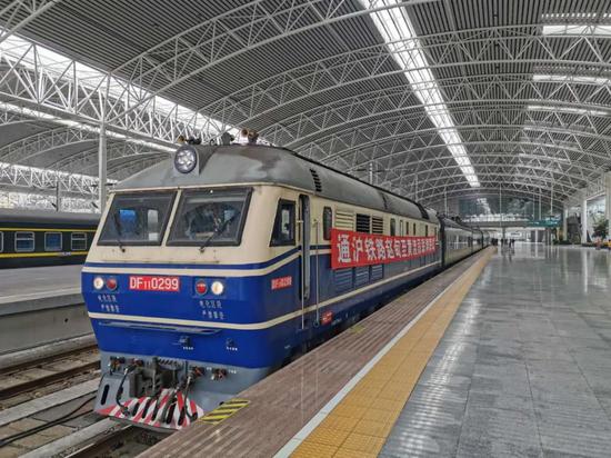 通沪铁路是国家中长期铁路网规划“八纵八横”高铁网中沿海通道的重要组成部分。