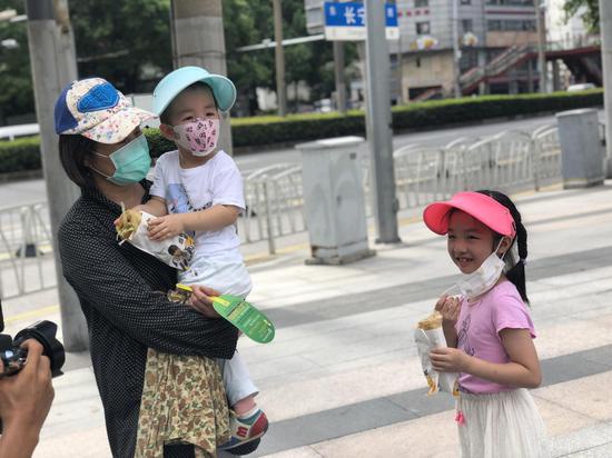  陈铭圆和陈铭轩的幸福早餐