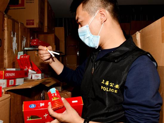 上海警方查获假烟 本文图片均为市局供图
