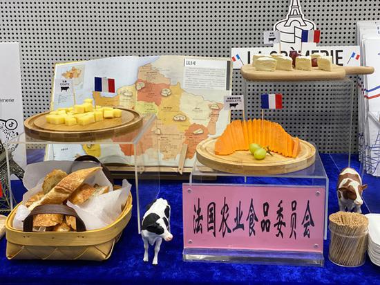 法国农业委员会展示的即将亮相进博会的法国食品