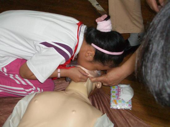 心肺复苏成上海学生“必修课”。  受访者 供图