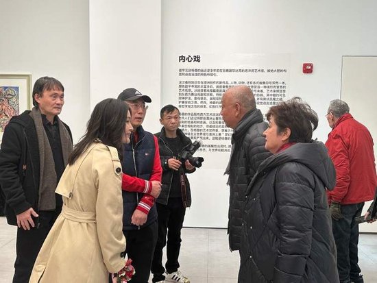 旅澳艺术家杨蓉个展“内心戏”举办 奇幻画面呈现东西方艺术交融