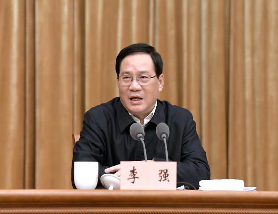 上海市委书记李强强调，“要咬定目标，坚定不移，把营商环境推向纵深”。 陈正宝摄