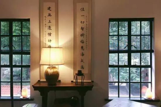 点击图片进入第一页