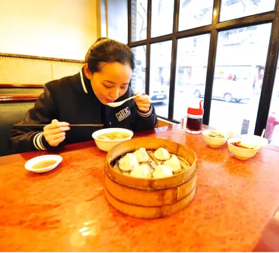 富春小笼馆