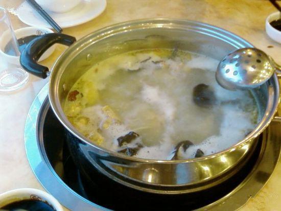 新招鲜本地鸡窝(黄桦路店)