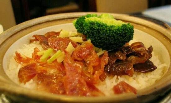 腊味煲仔饭