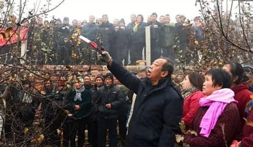 一个“农民教授”,为何感动了百万河北人 一个“农民教授”,为何感动了百万河北人