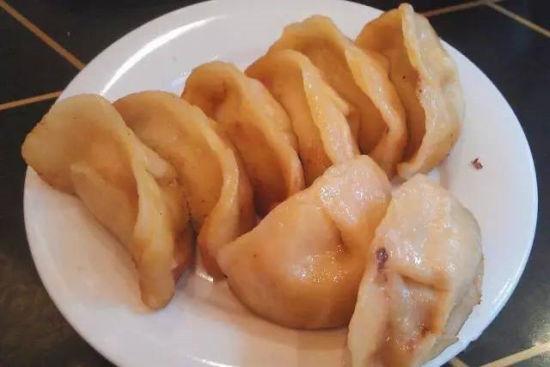 洪长兴　牛肉锅贴