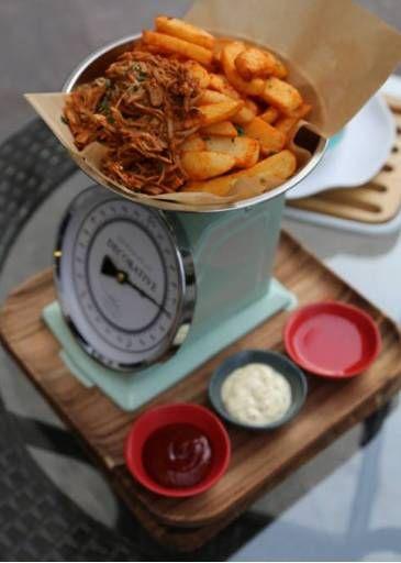 重磅猪肉丝脆薯配三重酱料