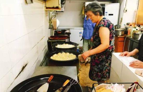 胖阿姨锅贴 朱阿姨