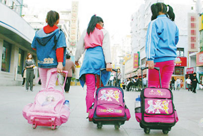 委员批评中小学生课业负担重