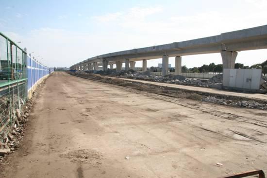 (现场图:金海南路施工现场)