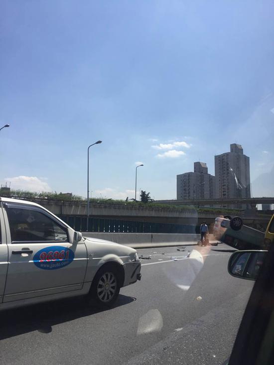 图说:事故现场。网友图