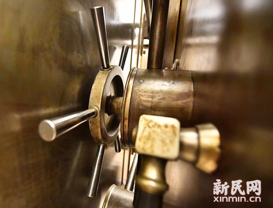上投大厦金库。新民网 图