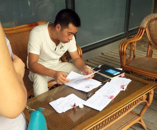 记者暗访招工骗局:多人流水线般行骗 一天百余