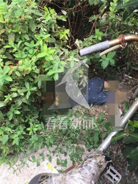 另外,小区居民介绍,这户人家大人在小区对面超市里经营手机生意。男童意外身亡令小区内的居民们扼腕叹息。