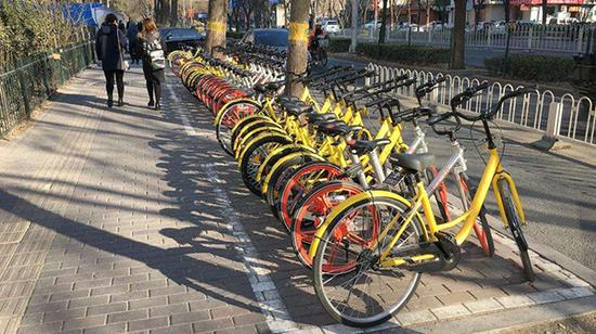 12城叫停共享单车新增投放 多家企业已退出一
