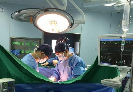 男子患肝、肾肿瘤后又查出艾滋 在沪手术5小时