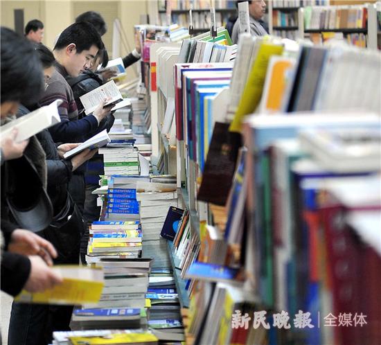 图说:让你随时随地想读就读 新民晚报记者 孙中钦 摄