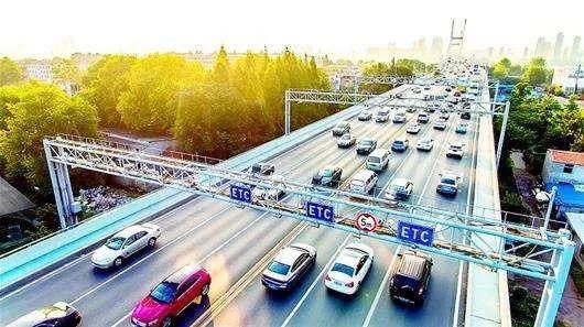 10月31日,全国高速公路ETC门架系统建设和ETC车道改造工程建设已全面完工。交通运输部官网 图