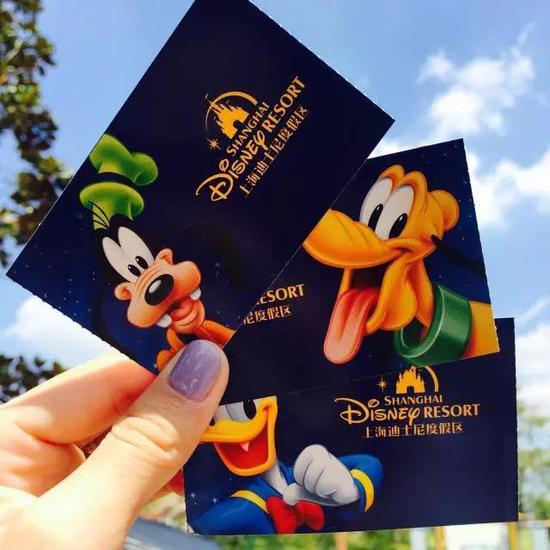 女子高买低卖迪士尼门票套现700余万元 4个月爆雷