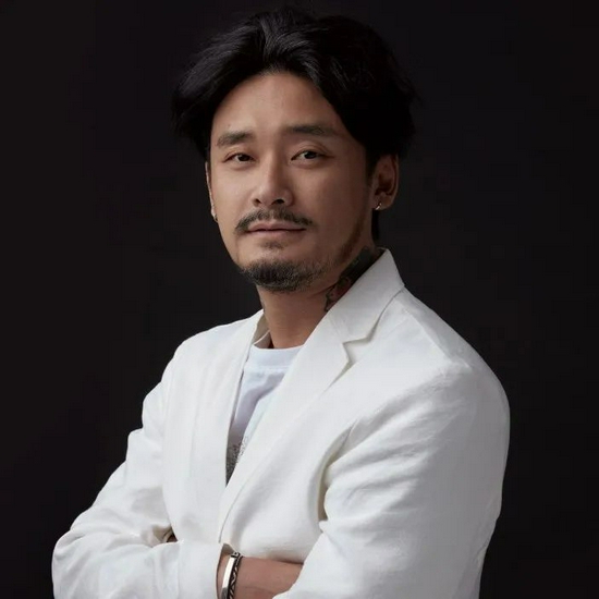 导演--王舸