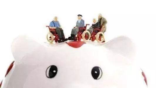 1、工龄不同。一般来说,工龄越长,累计缴费年限就越长,养老金就越多。
