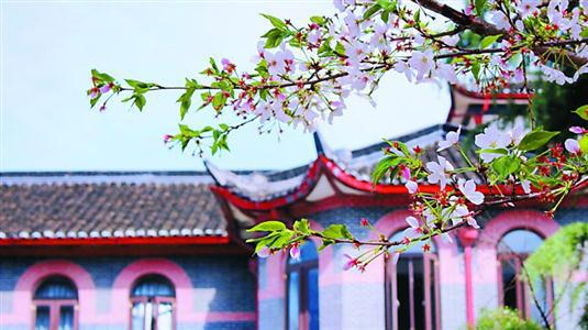 华东政法美在红砖灰瓦间:首幢老楼格致楼完成修缮