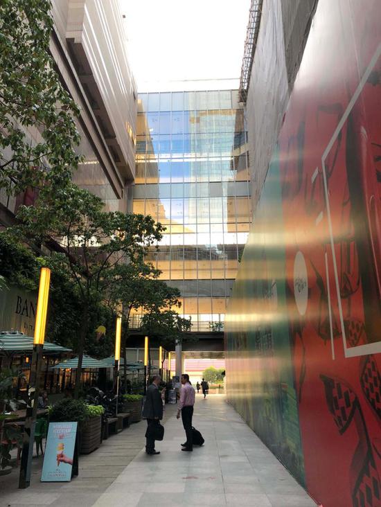 改建中的港汇中庭