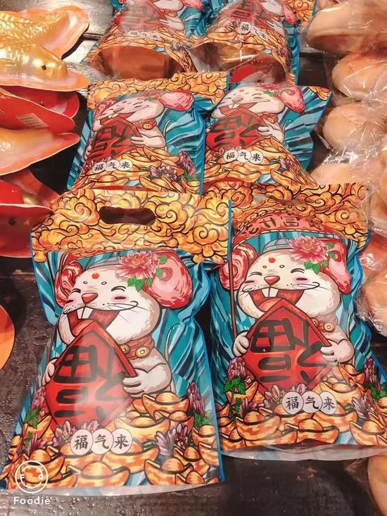 精美的包装寄托着浓浓的祝福