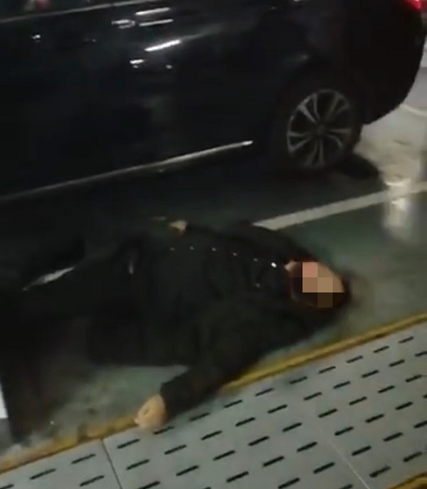 图说:男子倒地不幸身亡 采访者供图