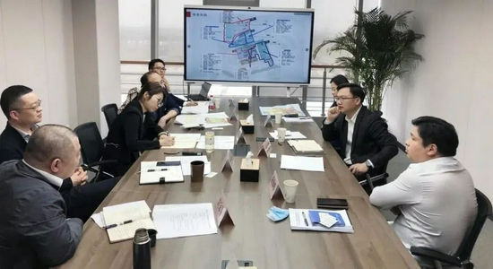 邀请金桥开发区、苏州工业园区、紫竹国家高新技术产业开发区的专家传授园区开发经验